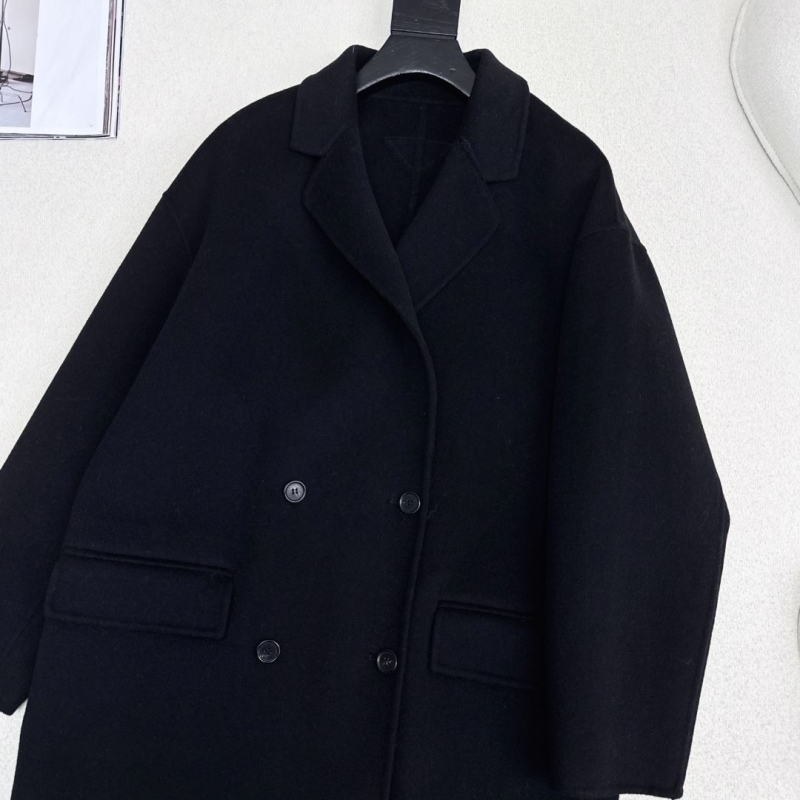 Pra*a outwear